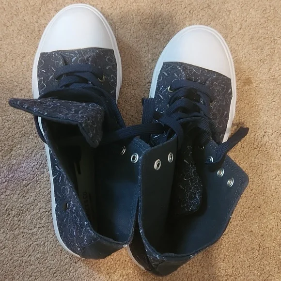 roebuck co Shoes Roebuck Co Hannah Mid High Top Sneakers